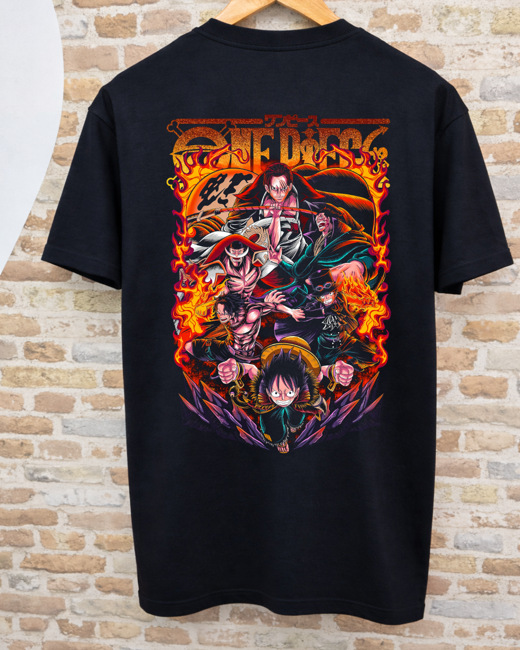 Camiseta One Piece - Luffy, Ace, Sabo y Barba Negra