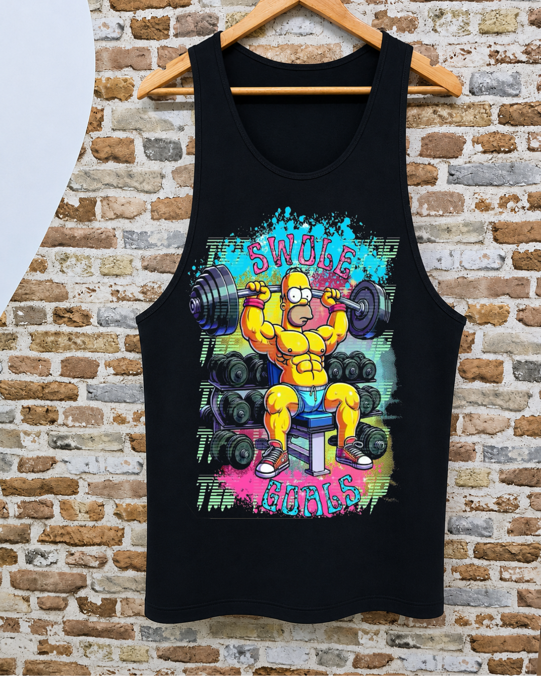 Camiseta tirantes gym Homer Simpson Swole Goals musculado neón negro