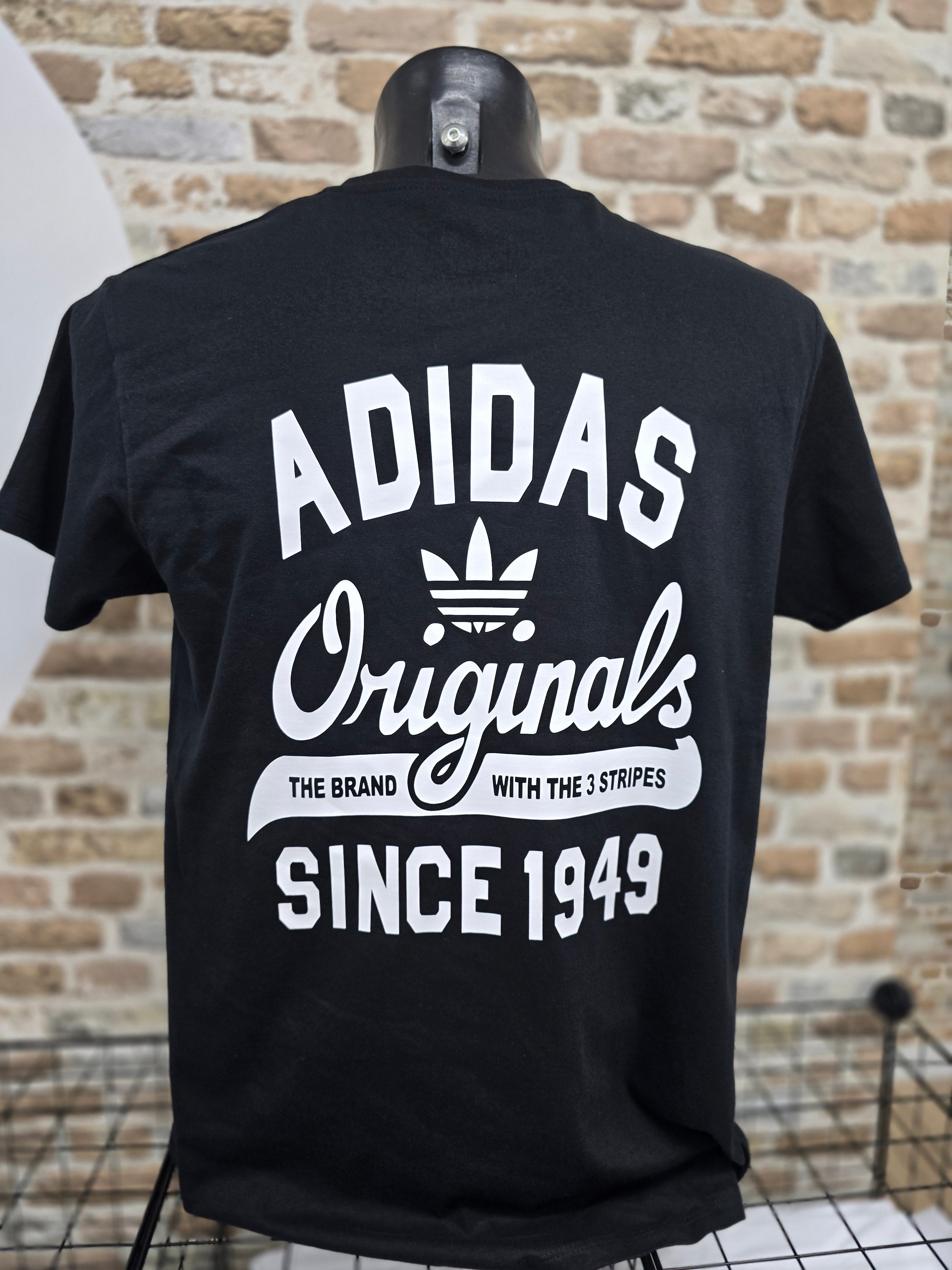 Camiseta parodia Adidas